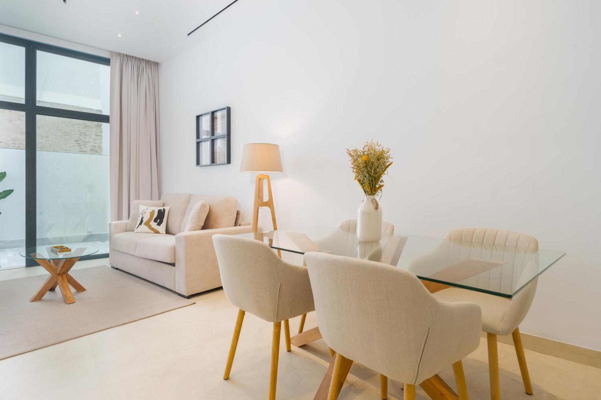 New Design Apartment - Private Patio - Gallos 2 Sevilla Bagian luar foto