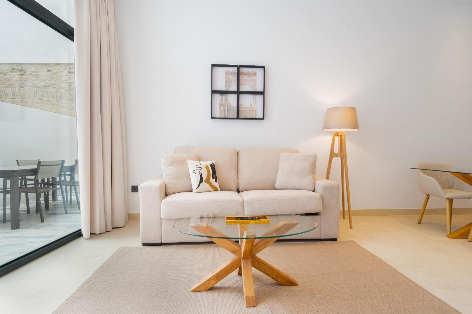 New Design Apartment - Private Patio - Gallos 2 Sevilla Bagian luar foto